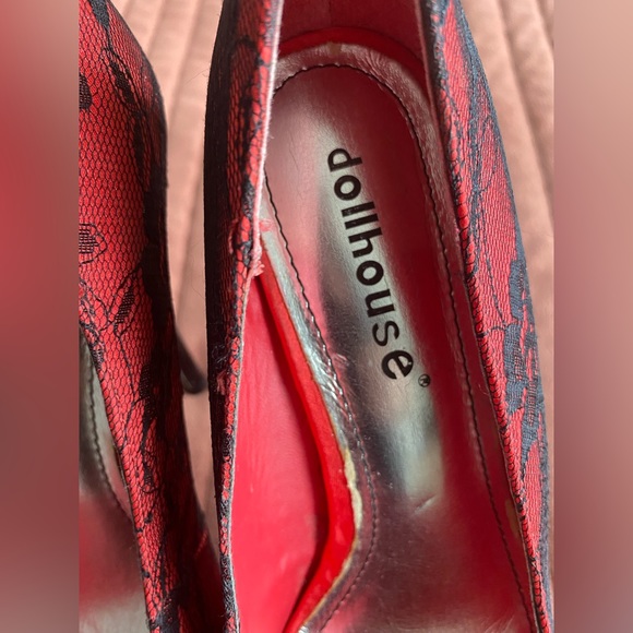 Dollhouse Black/Red Pump Heels - Picture 5 of 7